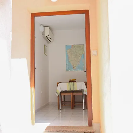 Stinjan Elda Apartman *