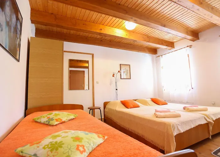 Stinjan Elda بولا